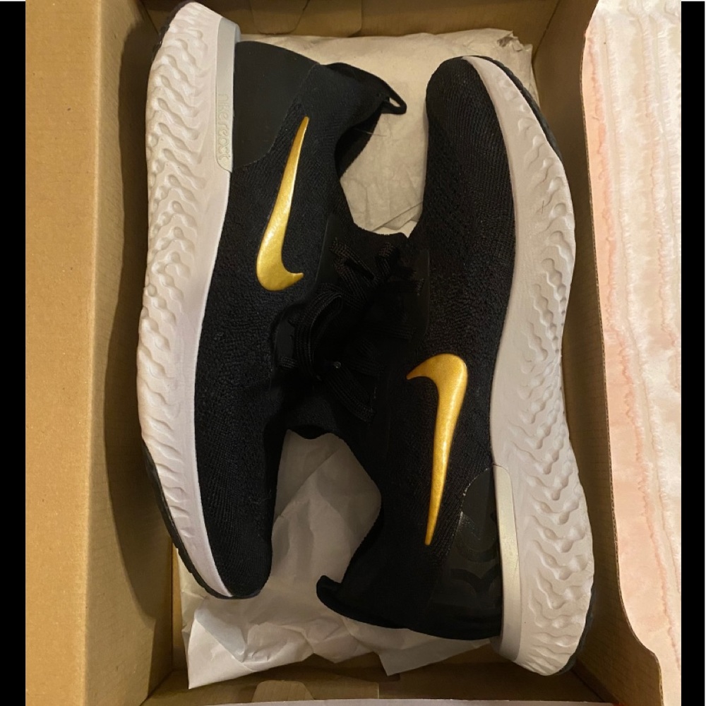 Women’s Nike Flyknits